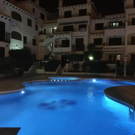 Touristenwohnung Mit Schwimmbad *