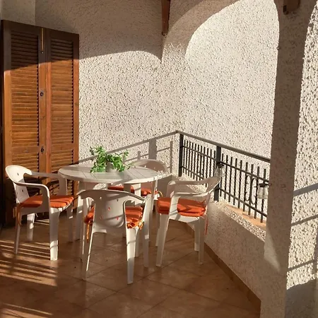 Apartmán Touristenwohnung Mit Schwimmbad *