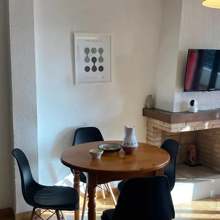 Apartmán Touristenwohnung Mit Schwimmbad *